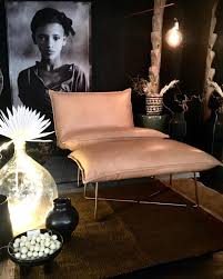 Maison Sersk Bordeaux On Instagram Just Coming Back Fauteuil Et Repose Pieds Cuir Teinture Vegetale Pied Fauteuil Repose Pied Fauteuil Capitonne Fauteuil