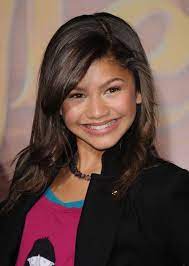 Zendaya Coleman Hair Knot Medium Hair Styles Long Hair Styles Medium Curls