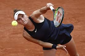 Vondroušová, finalistka antukového grandslamu z roku 2019, soupeřku hrající na divokou kartu převyšovala. Skvela Vondrousova Postoupila V Parizi Do Osmifinale Siniakova Dohrala Idnes Cz