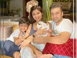 While raj kundra and shilpa shetty tied the knot in 2009, the businessman and his first wife kavita got divorced in 2006. When Raj Kundra S First Wife Poem Was A Pain On A Broken Relationship Shilpa Shetty Asked The Reason For The Ruin Filmymirror