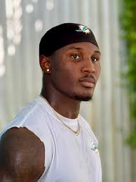 🎥 PFF believe the Miami Dolphins should draft Texas OT Kelvin Banks Jr. at  #13 "If Kelvin Banks Jr. is there for the Miami Dolphins, take him. Run the  card in, don't