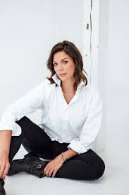 She is an actress, known for romy (2009), nichts bereuen (2001) and buddenbrooks (2008). Jessica Schwarz Netflix Star Uber Schmerz Eis Yoga