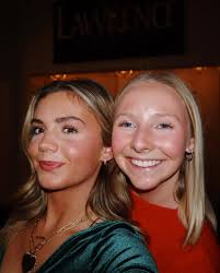 made it home for christmas and brought some of my favorite people with  me🎄🎄