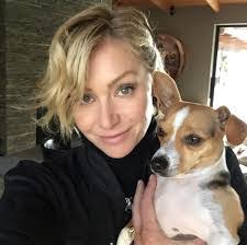 Lesley Bourne's Instagram, Twitter & Facebook