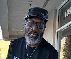 Walter Benford's Instagram, Twitter & Facebook