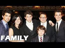 In 2005, columbia records signed his three brothers as well, and the jonas brothers group was created. Nick Jonas Family Pictures Father Mother Brother Youtube