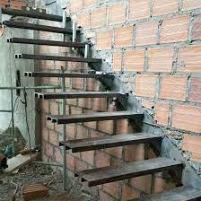 27 Beautiful Metal Stairs Ideas In 2019 10 Jandajoss Me Floatingstairs Redmakeup Cantilever Stairs Building Stairs Stair Railing Design