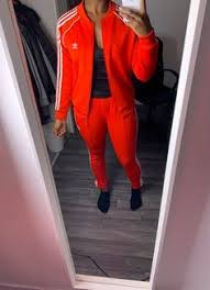 Cest un taille l mais qui correspond a un taille m car il taille une taille en dessous. Patvirtink Plaukimas Preliudija Jogging Femme Adidas Rouge Clarodelbosque Com