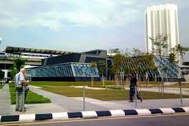 The mrt pasar seni station (sbk16) in chinatown, is a rapidkl mass rapid transit stop on the sbk line that is fully integrated with the pasar seni lrt station, connected by a 65 metre paid area linkway. Pasar Seni Mrt Station Just A Short Walk To The Chinatown And Also The Interchange To Pasar Seni Lrt Station And Kuala Lumpur Ktm Station Klia2 Info