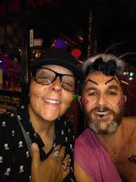 Shaunna Hall's Instagram, Twitter & Facebook