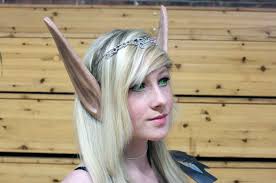 Elisabeth kler seg som i spillene