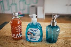 Der Ikea Seifenspender War Doof Also Brause In Einer Schonen Flasche Mit Dem Seifenspender Des Schwedischen Mobelhauses Gekreuzt Un Seifenspender Seife Brause