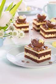 Sven erzählt uns über ostern in deutschland. Eierlikorkuchen Zu Ostern Ostern Kuchen Osterkuchen Ostern Backen