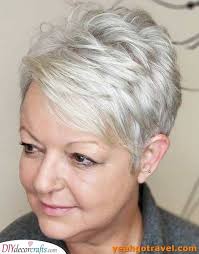 Some have thick hair, some frizzy hair, some smooth hair and some have thin hair. Short Hairstyles For Women Over 50 With Fine Hair For Thin Hair