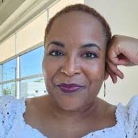 Mary Hawver's Instagram, Twitter & Facebook