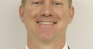 Hoover to resign in June