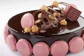 Un Tripudio Di Cioccolato Ma Alleggerito Nel Gusto Dalla Bagna Al Te Bianco Al Profumo Di Zenzero E Confettura Di Fragole E Arancia Torte Ricette Pasticceria