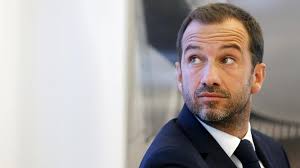 O movimento dar futuro ao sporting voltou esta semana a deixar duras críticas à direção de frederico varandas. Frederico Varandas E Uma Tristeza Que Alto Quadro De Grande Clube Va Ser Julgado Por Corrupcao Desporto Sabado
