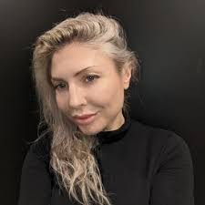 Alexis Howell's Instagram, Twitter & Facebook