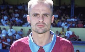 Huijari, pullukka ja puolihullu