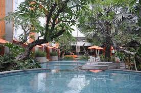 Kolam Renang Picture Of Harris Hotel Residences Sunset Road Kuta Tripadvisor