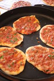 Nesrin S Kuche Hausgemachte Lahmacun Turkische Kuche Pinterest Hausgemacht Kuche Und Turkisch Rezepte Kochrezepte Orientalische Rezepte