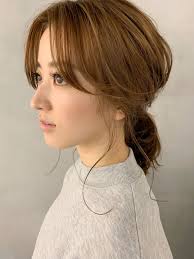 伸ばしかけヘアの悩みをアレンジで解決 不器用さんでも hair センター分け ロング 簡単 ヘアアレンジ 前髪アップヘア