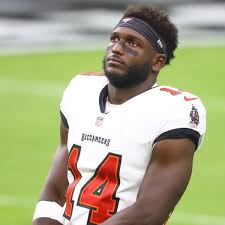 Chris godwin currently plays for nfl club tampa bay buccaneers. Buccaneers Wednesday Injury Report Jamel Dean Chris Godwin Updates Sports Illustrated Tampa Bay Buccaneers News Analysis And More