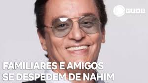 Familiares e amigos se despedem do cantor Nahim. 📲 #RecordNews