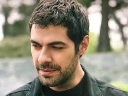 RüzgarlıTepe episodes 93/95 wonderful moments of #HalilFırat enjoying  #Zeynep being jealous of #Leyla and #Zeynep trying to convince herself that  she doesn't care about Leyla !! Beautiful scenes brilliant performances  ♥️🌹♥️How much