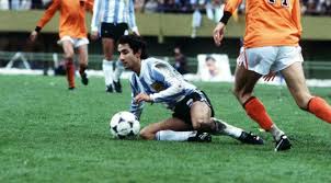 Les joueurs, clubs et histoires. Les 100 Meilleurs Joueurs De Football De Tous Les Temps