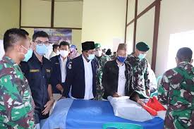 Akhirnya setelah merapikan lagi pakaian dan kerudung yang di pakainya, bu fat pamit, dia bilang mau pergi mengajar lagi satu di rumah. Serbuan Teritorial Kostrad