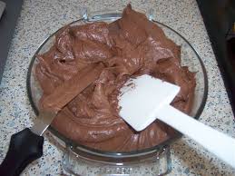 750g Vous Propose La Recette Creme Au Beurre Au Chocolat Facile Publiee Par Mllemi Creme Au Beurre Chocolat Recette Creme Garniture Gateau