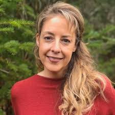 Jennifer Dawn's Instagram, Twitter & Facebook