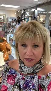 Lisa Coufal's Instagram, Twitter & Facebook