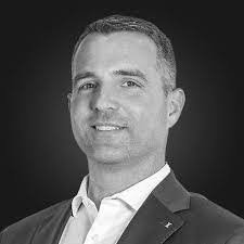 Serena Flack's Instagram, Twitter & Facebook