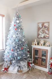 A Mid Century Modern Christmas The Home Depot Holiday Style Challenge Mid Century Modern Christmas Modern Christmas Decor Midcentury Christmas Decorations