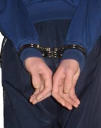 Finding the best hinged handcuffs is more than having a fancy set of cuffs on your belt; File Hinged Handcuffs Rear Back To Back Jpg Wikimedia Commons