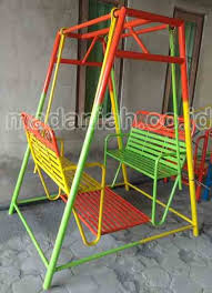 Jika ayunan dari besi tentunya harga yang ditawarkan cukup mahal, maka dari itu. Ayunan Besi Untuk Anak Model Kotak Model Terbaru