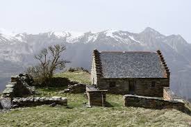 Le terme grange foraine qualifie les granges de moyenne montagne situées hors du village. Jovimmo Hautes Pyrenees Posts Facebook