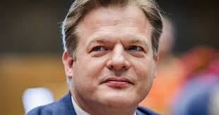 Het gaat volgens hem om mensen die 'belang hebben bij pogingen om wijzigingen aan te brengen in de. Omtzigt Langer Ziek Laat Zich Vier Maanden Vervangen Als Kamerlid Politiek Ad Nl