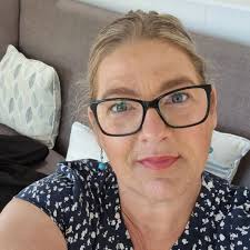 I recently spoke with a law student who shared her experience of returning  to the profession after having her first child.