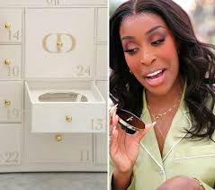 A Husband Could Buy His Wife For Valentine's Day Eternal Heart  Double-Layered Heart Necklace For Women With Birthstone Pendant, Collarbone  Chain Ideal Valentine S Day Gift Jewelry 7 Of Women Offended By