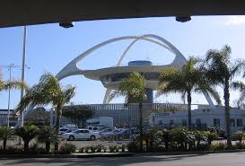 El aeropuerto de oxnard o oxnard airport es un aeropuerto público localizado a una milla al oeste del distrito financiero de oxnard, una ciudad en el condado de ventura, california. Aeropuerto Internacional De Los Angeles Lax Aeropuertos Net