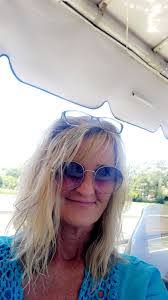 Shelly Duff's Instagram, Twitter & Facebook