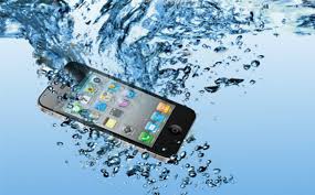 Lajfhak Dnya Telefon Upal V Vodu Chto Delat