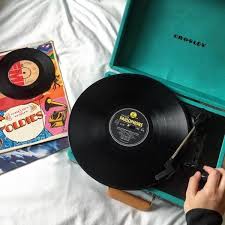 What kinda music 2lp deluxe edition tom misch/yussef dayes (artist) format: 4 Reasons Why Vinyl Is Better Than Mp3