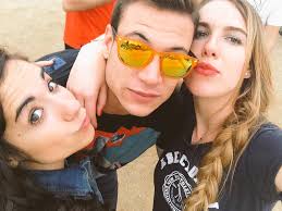 Laura Badia (@lauureta7)