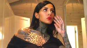 Al ver en la televisión que en bendita se hablaba de un supuesto viaje de su papá a estados unidos, cande tinelli también usó su cuenta de instagram para desmentir esta noticia. Cande Tinelli Volvio A Postear La Foto Que Le Censuraron En Instagram Si Ver El Cuerpo Natural De Una Mina Les Genera Eso Infobae