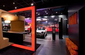 Bmw Mini Paris Raspail Interiores De Lojas Decoracao Boutique Interiores
